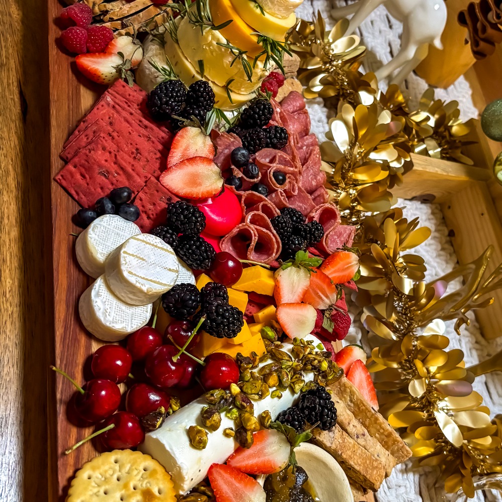 | CHRISTMAS | 

#christmas #christmasfood #christmaseve #cheeseboard #charcuterie #charcuterieboard #catering #gauteng #boksomdaais #foodstylist #deliciousfood #beautifulfood #christmasdecorations #foodstyling