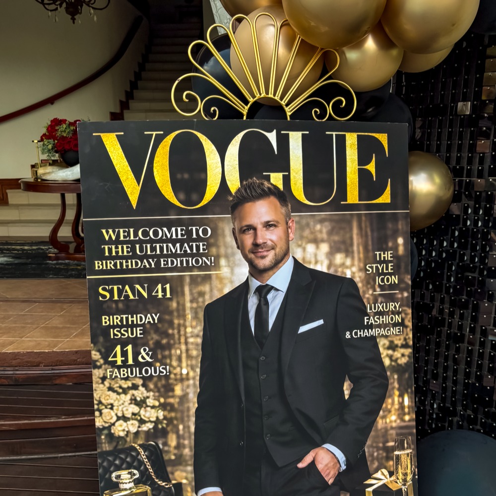 | VOGUE INSPIRED PARTY |

#vogue #magazinecover #balloons #backdrop #redcarpetevent #boksomdaais #eventstylist #eventhire #gauteng #fashion #balloonartist #welcomesign #blackandgold
