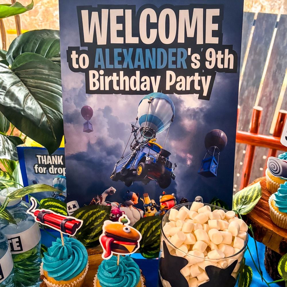 | FORTNITE PARTY | 

#welcomesign #fortnite #fortniteparty #durrburger #marshmello #boksomdaais #partystylist #eventstylist #eventstyling #partystyling #candytable #gauteng #centurion