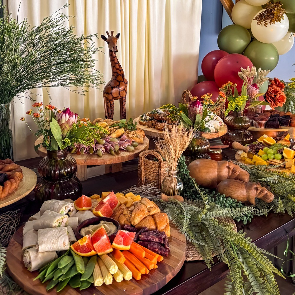| BUSHVELD SUN BRIDAL SHOWER |

#catering #gauteng #bridalshower #bridalshowercatering #bushveld #southafricanfood #grazingtable #boksomdaais #safari