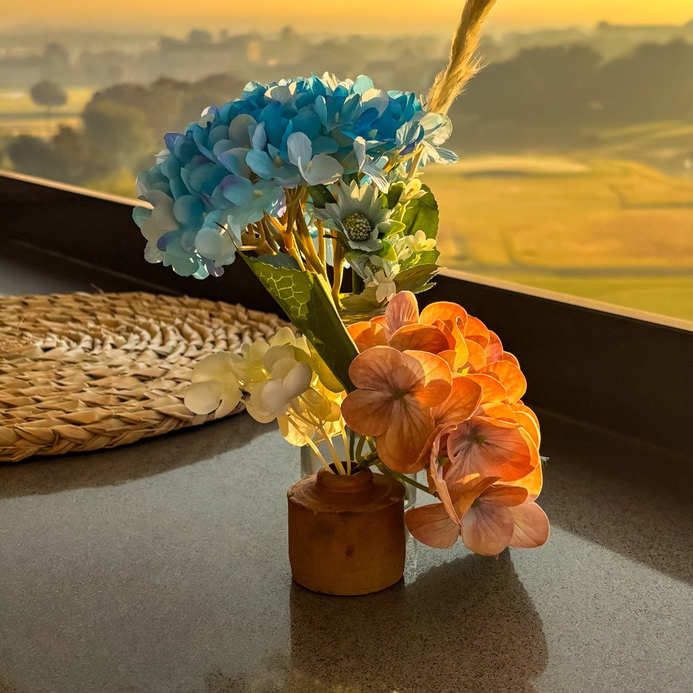 | WE CAN BEARLY WAIT BABY SHOWER |
#flowers #budvases #wecanbearlywait #babyshower #tablesettings #rooftopview #whataview #eventstyling #boksomdaais #sunrise
