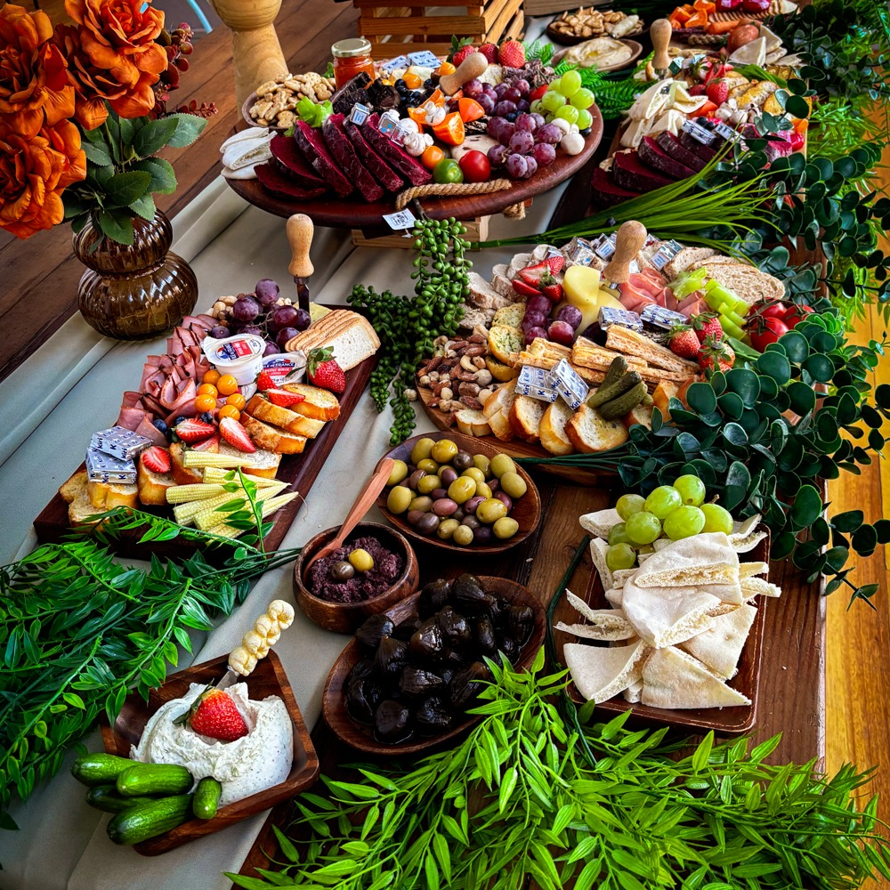 | SEASONAL HARVEST TABLE | 

#seasonalharvesttable #seasonalfood #grazingtable #harvesttable #freshfood #foodstyling #eventstyling #boksomdaais #catering #eventcatering #preweddingreception #rehearsaldinner #beautifulfood