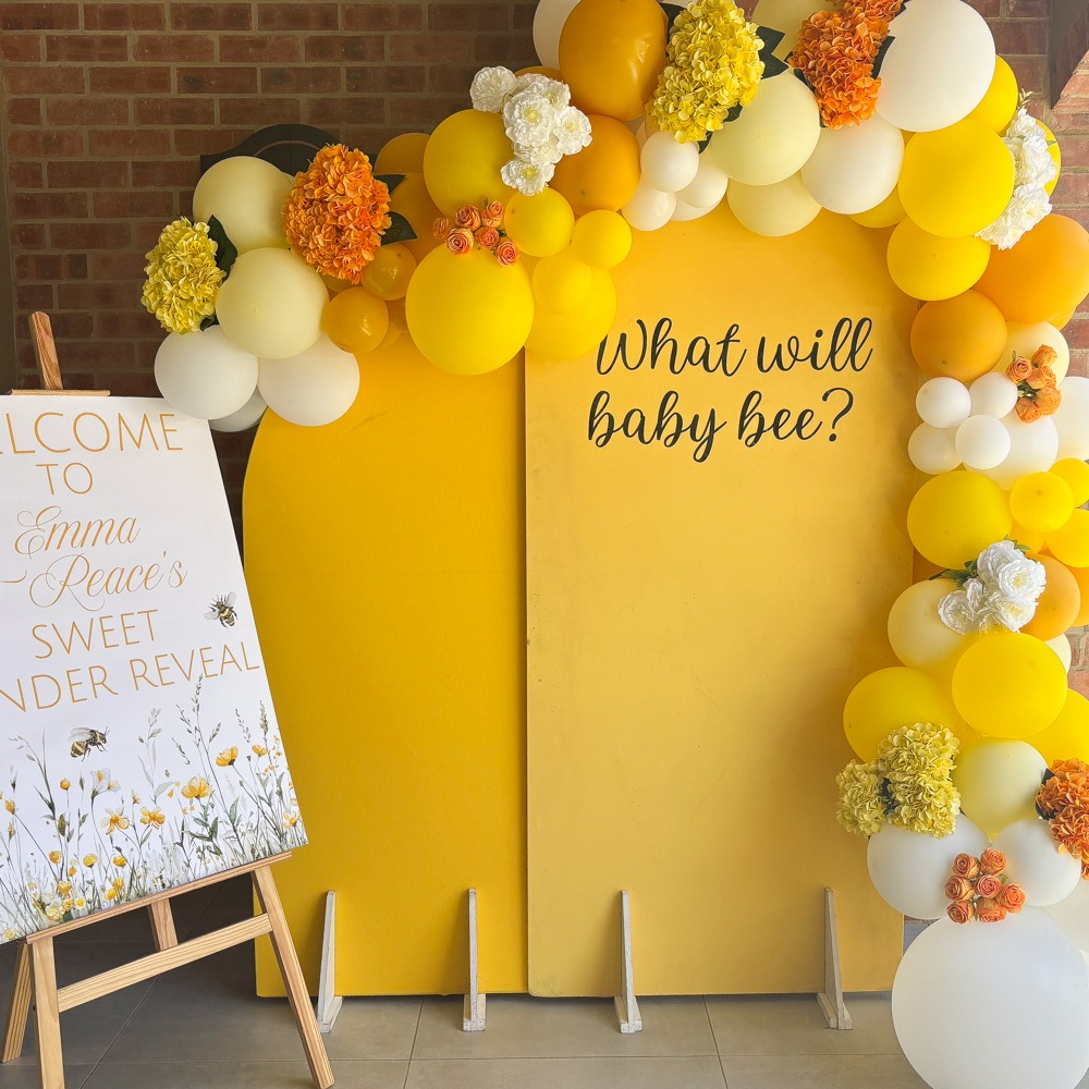 | WHAT WILL BABY BEE? GENDER REVEAL PARTY | 

#backdrop #balloons #balloongarland #balloondecor #balloonartist #boksomdaais #eventstylist #evenstyling #whatwillbabybee #genderreveal #genderevealparty