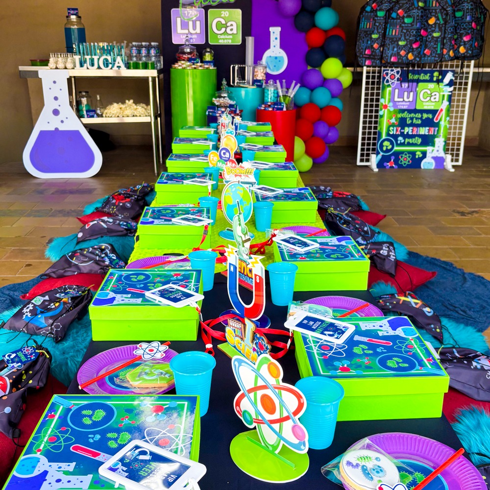 | SCIENCE PARTY | 

#scienceparty #madscientistparty #madscientist #experiments #boksomdaais #backdrop #balloons #eventstyling #partystyling #eventstylist #childrensparties #kidsparties #partyplanner #gauteng