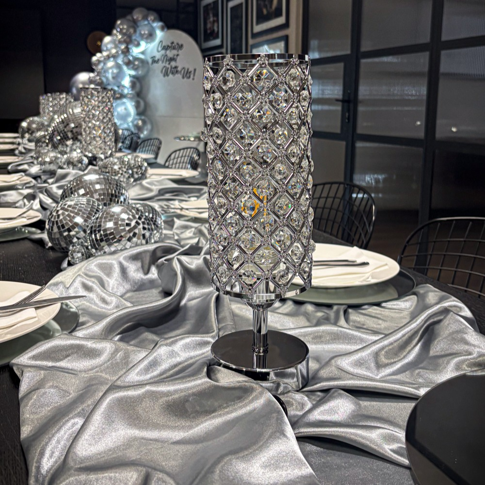 | CHROME PARTY |

#chrome #tablesettings #tablescape #silver #boksomdaais #eventstylist #eventstyling #bling
