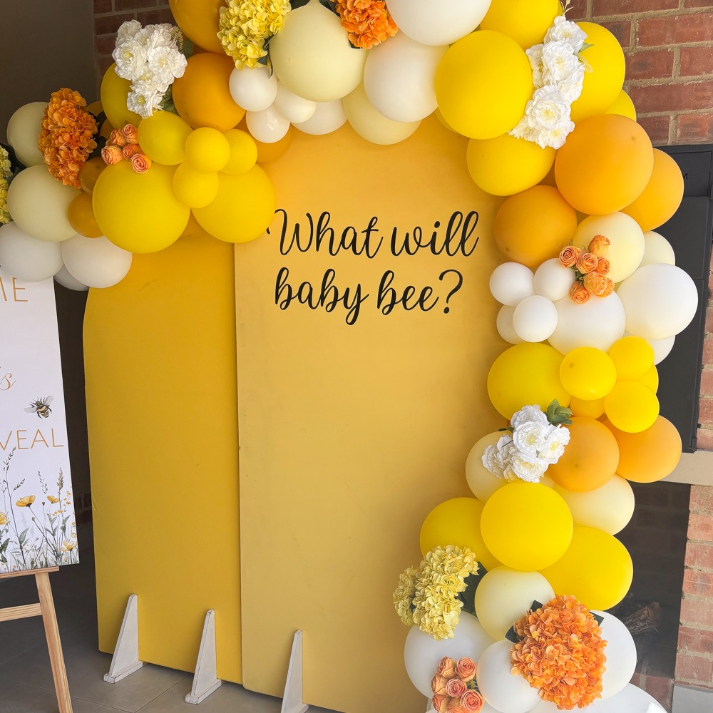 | WHAT WILL BABY BEE? GENDER REVEAL PARTY |

#whatwillbabybee #genderreveal #genderrevealparty #backdrop #balloons #balloonstylist #balloongarland #balloondecor #eventstyling #boksomdaais